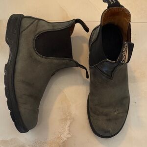 Blundstone Dark Gray Chelsea Boots